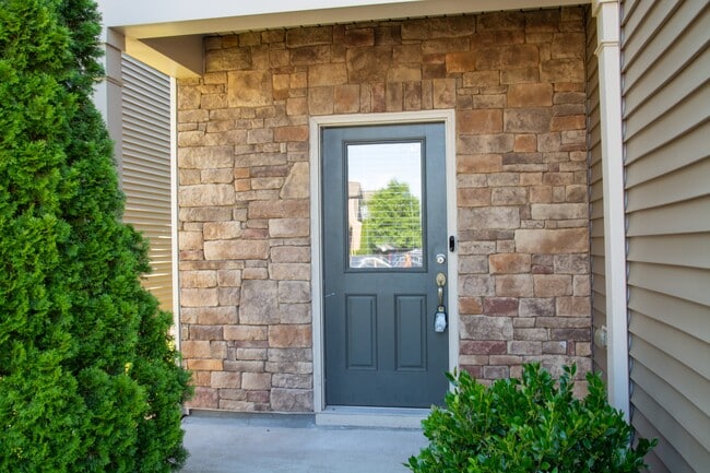 Photo - 122 Tuftin Dr