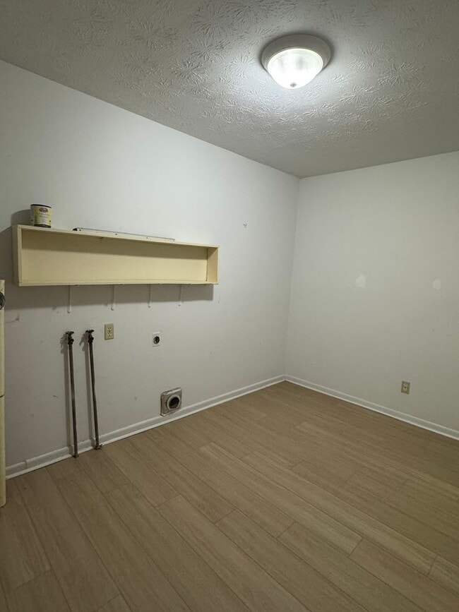 Photo - 2317 Glenvale Rd