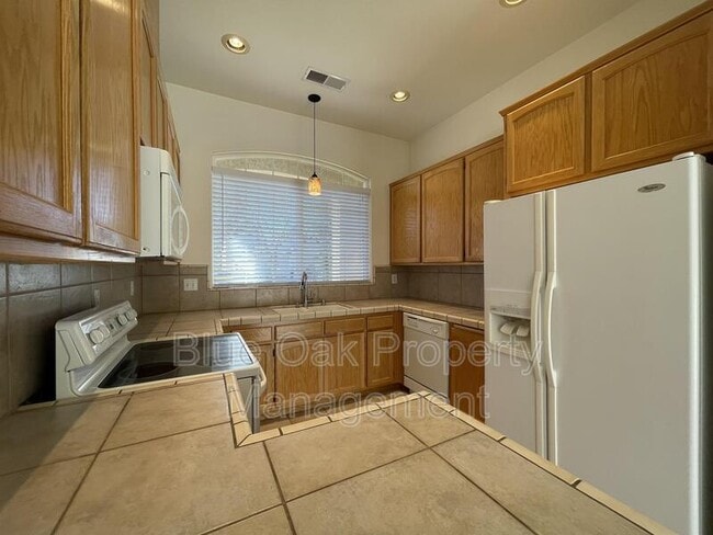 Photo - 1877 Devonshire Dr