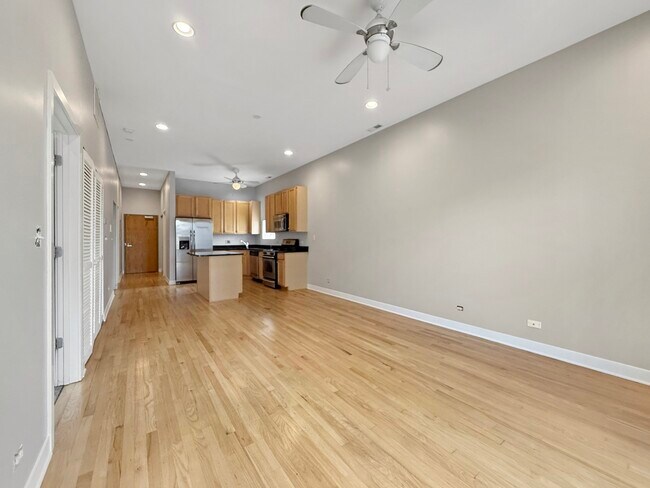 Photo - 14 S Leavitt St Unit 3E