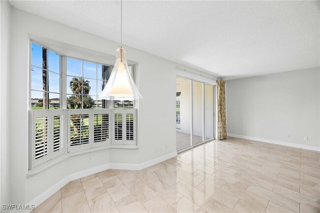 Photo - 85 Silver Oaks Cir Unit 6-102