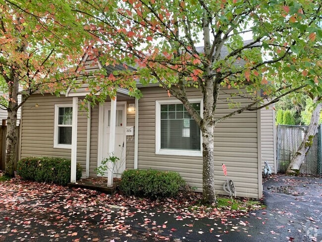 Building Photo - Cadmus Court Triplex #14158 Unit 2070 Rental