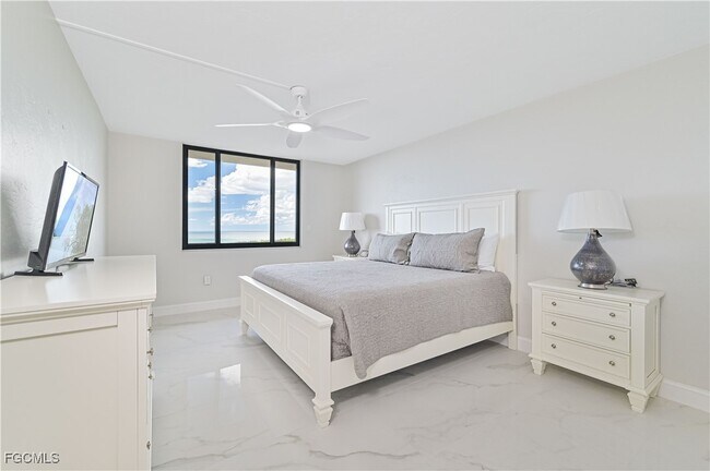 Building Photo - 15 Bluebill Ave Unit 1004