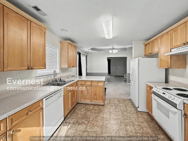 Photo - 212 St John Dr