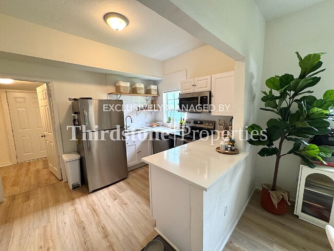 Photo - 672 Chestnut St