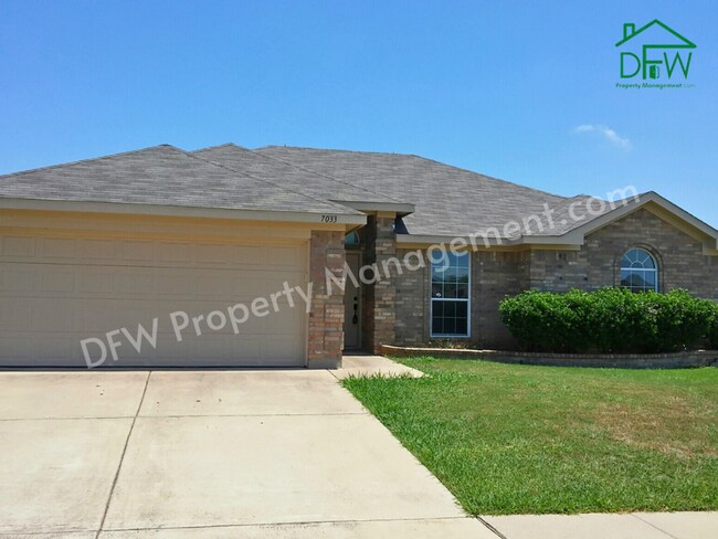 Spacious 3-Bedroom Corner Lot Home with La... - Spacious 3-Bedroom Corner Lot Home with La...