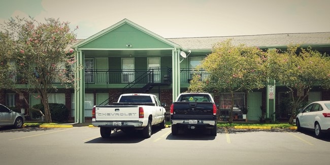 Oakdale Manor Apartments - Oakdale Manor Apartments