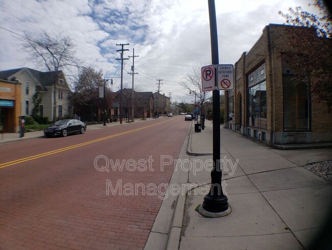 Photo - 900 Cherry St SE