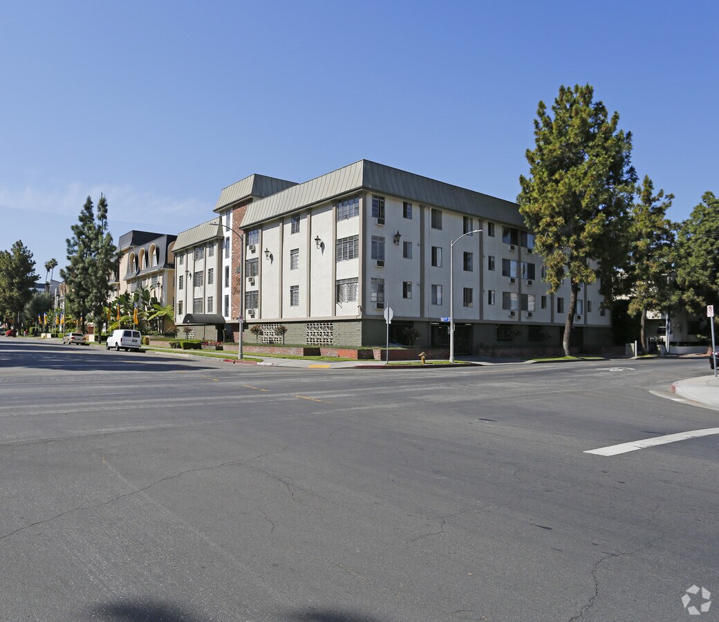 401 S Harvard Blvd - 401 S Harvard Blvd Apartments