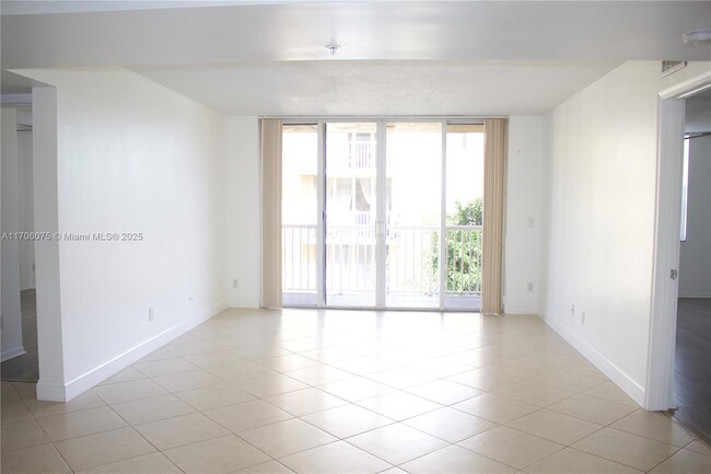 Photo - 1450 SE 3rd Ave Condominio Unidad 308