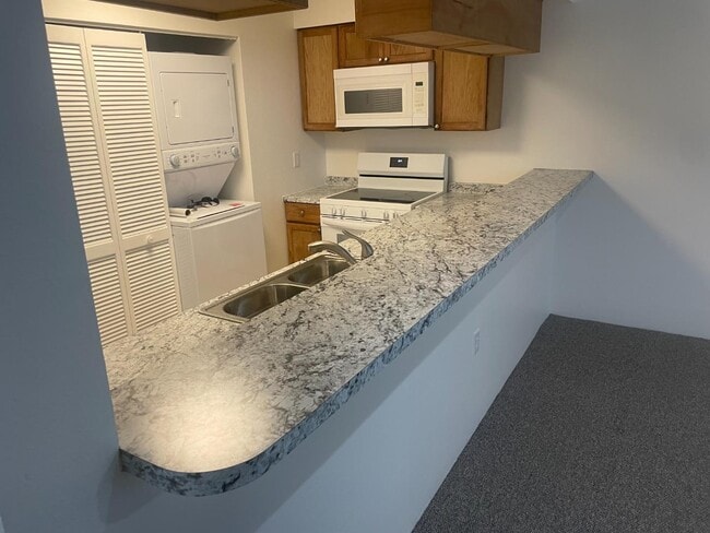 Photo - 3930 S Roosevelt Blvd Unidad #101 East