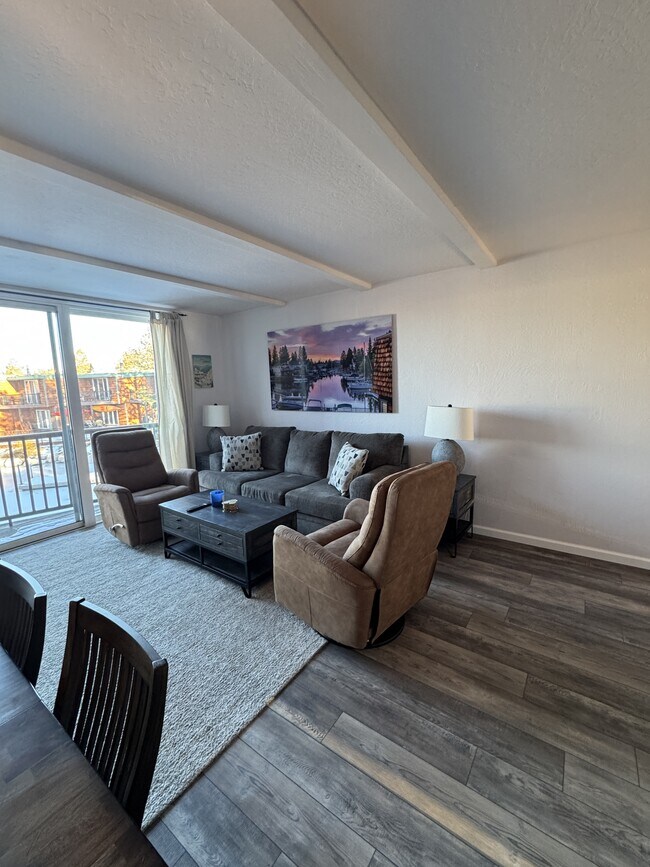 Photo - 2071 Venice Dr Townhome