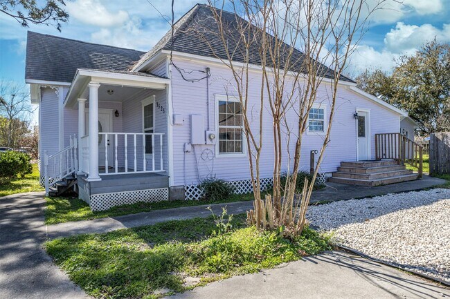 Building Photo - 3525 Bridgette Ln