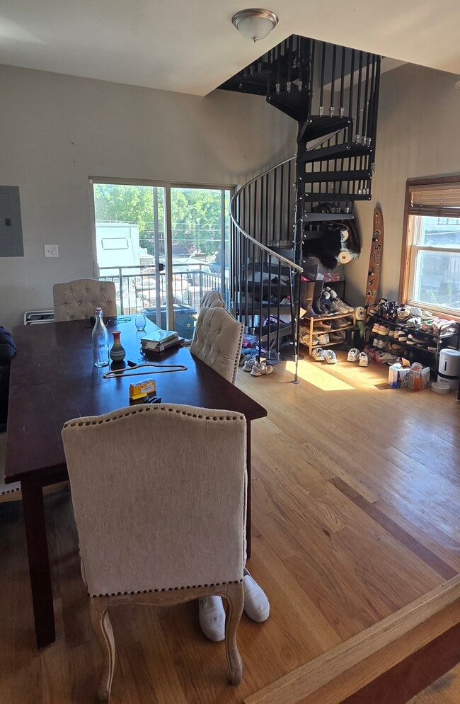 Photo - 2000 W Roscoe St Unit 2R