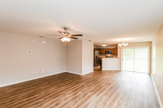 Photo - 2218 W 2nd St