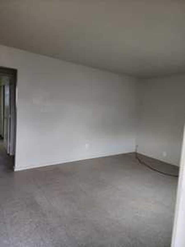 Photo - Leon Avenue - Nice Wood Cabinets