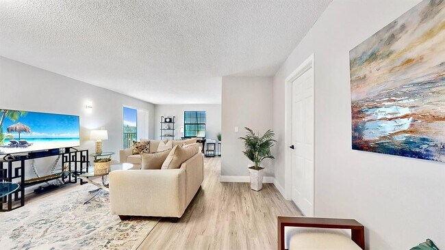 Photo - 14820 Rue De Bayonne Unit 308