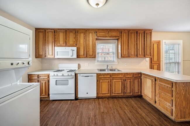 Building Photo - 4002 Amherst St