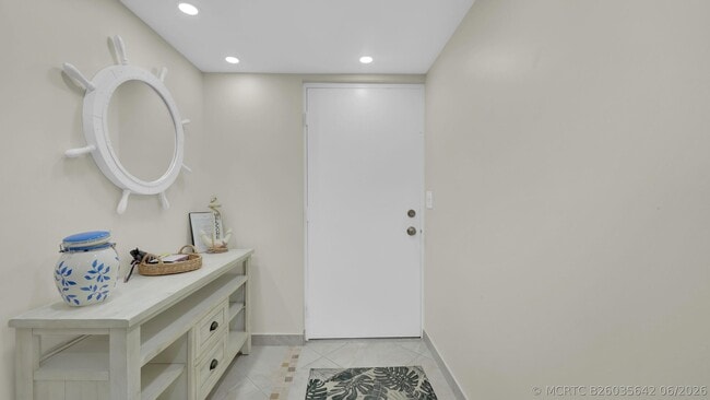 Building Photo - 450 Egret Cir Unit 9207
