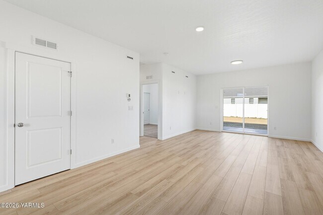 Photo - 501 Amberly Ave