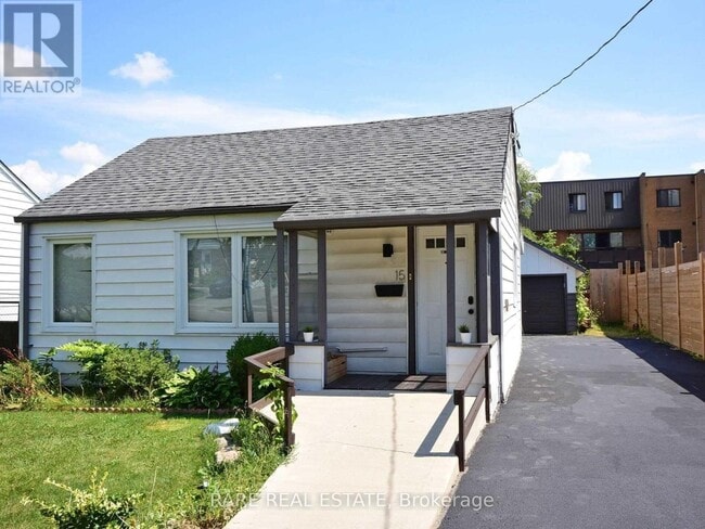 Photo - 15 Eastern Ave