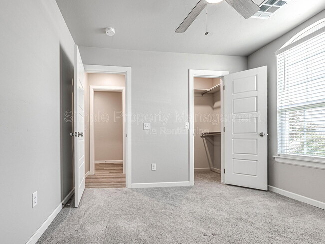 Photo - 400 Fallview Ct