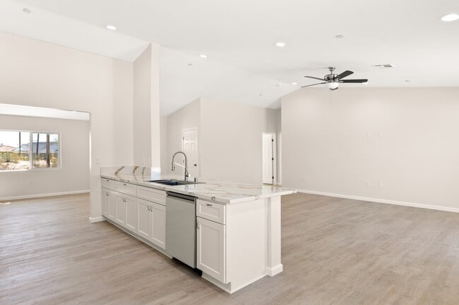 Photo - 21471 Reed Pl