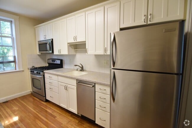 Building Photo - 169 Kent St Unit 6 Rental
