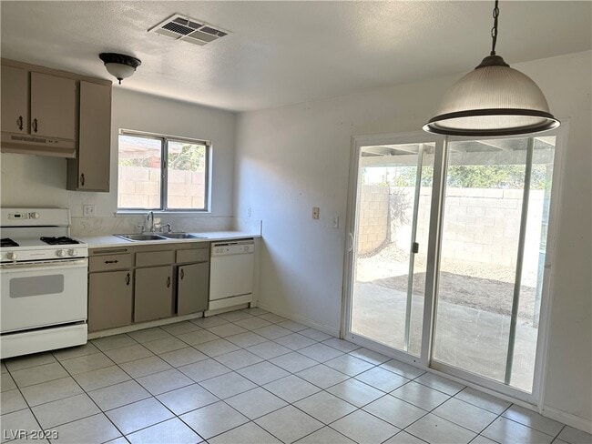 Photo - 5436 Burkshire Dr