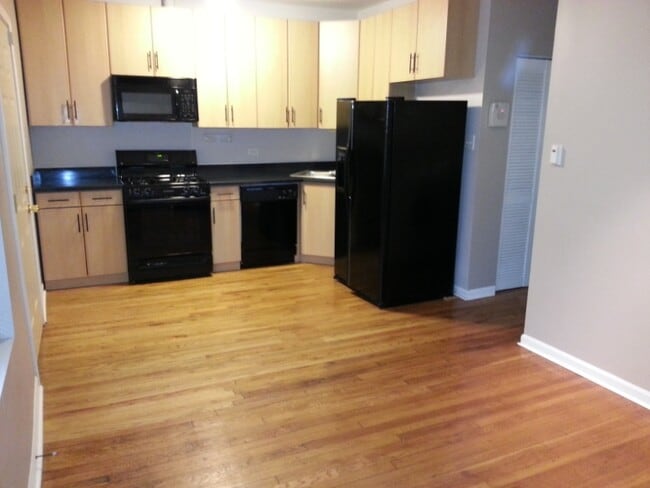Photo - 6132 S Ingleside Ave Condo Unit 3