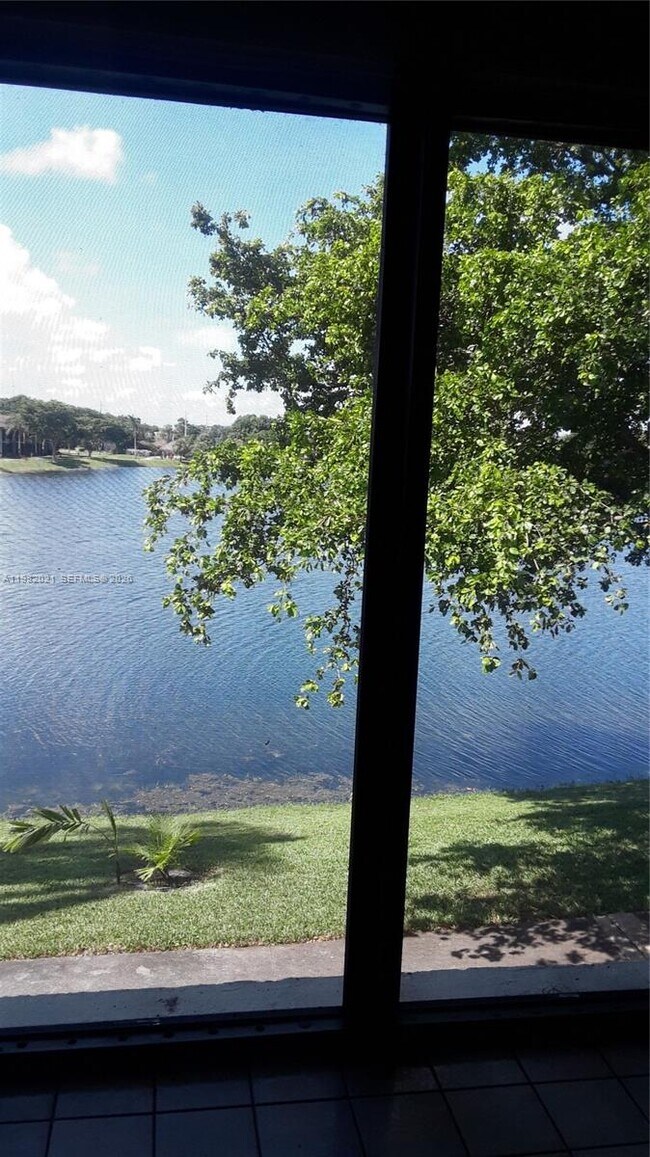 Photo - 206 Lake Pointe Dr Unit 206