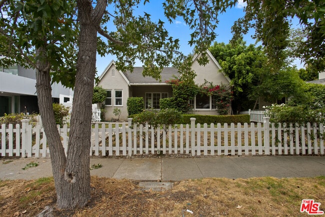 Building Photo - 2127 Benecia Ave