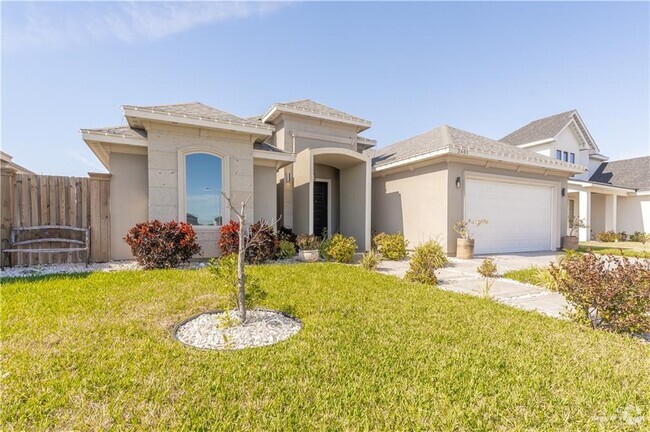 Building Photo - 2601 Tulipan Ave Rental