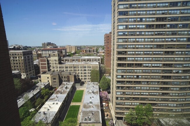 Photo - 2909 N Sheridan Rd Unit 1401