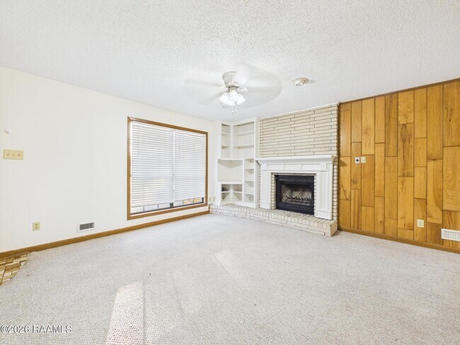 Photo - 112 Country Ln