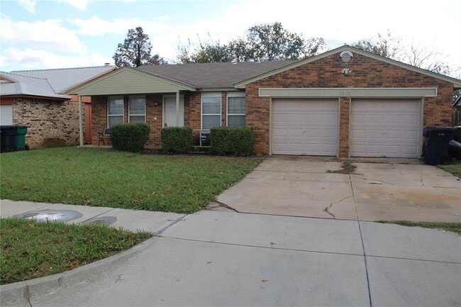 Photo - 1012 SW 103rd St House