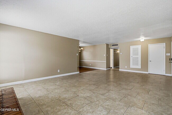 Photo - 6613 Escondido Dr