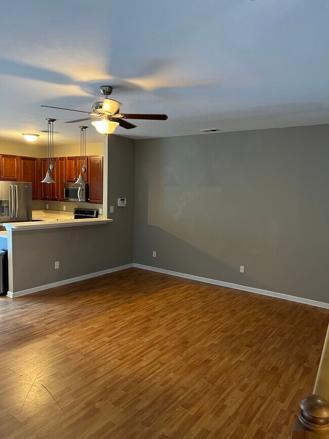 Photo - 305 Garcia Dr