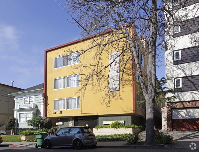 Building Photo - 443 Lee St
