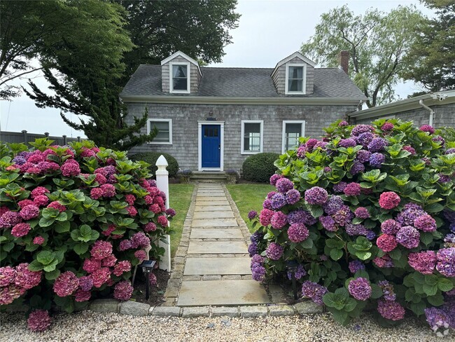 Building Photo - 1429 Peconic Bay Blvd Rental