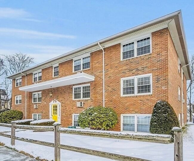 Building Photo - 47 Alvarado Ave Unit 1D