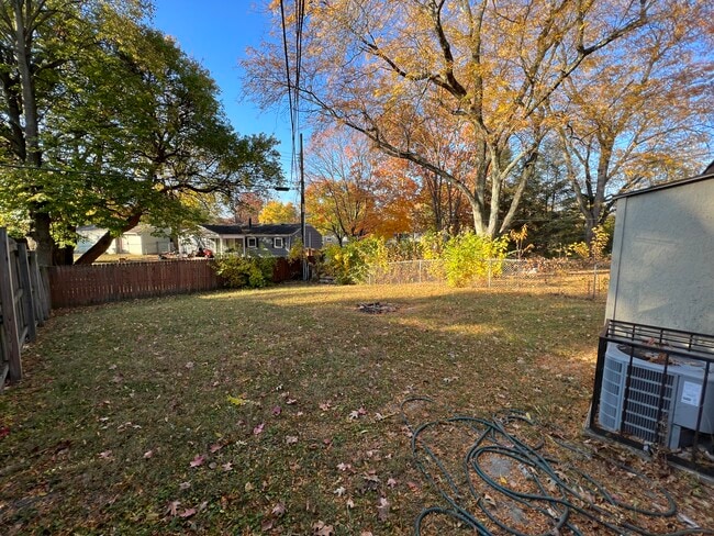 Back Yard - 1608 Briedweng Ave Unit 1608