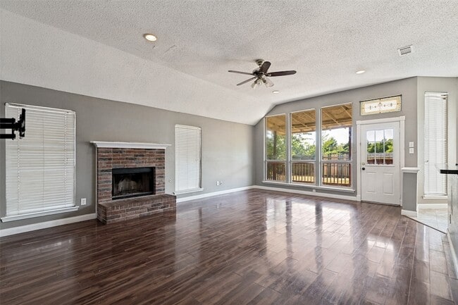 Photo - 521 Brazos St