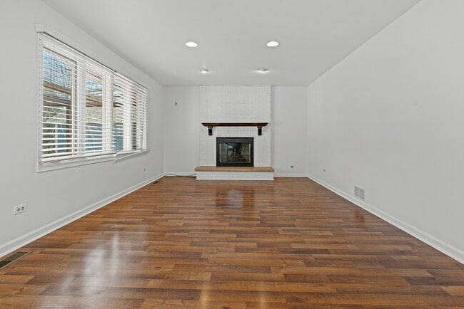 Photo - 16527 Orange Ave