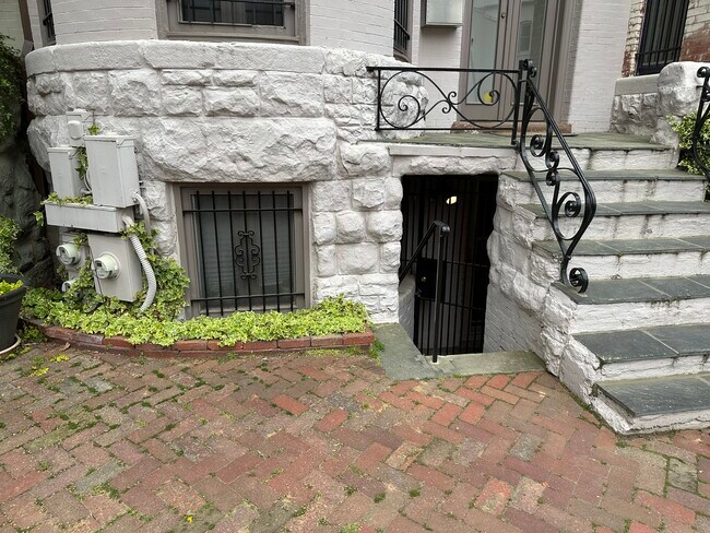 Photo - 1721 Riggs Pl NW