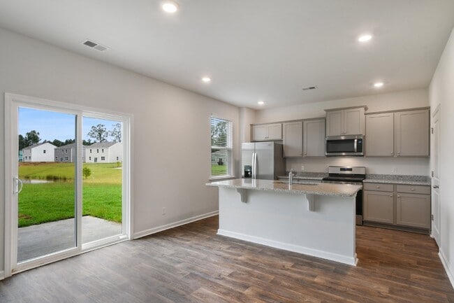 Building Photo - Charming 4 Bed Rental Home Located in Cypr...