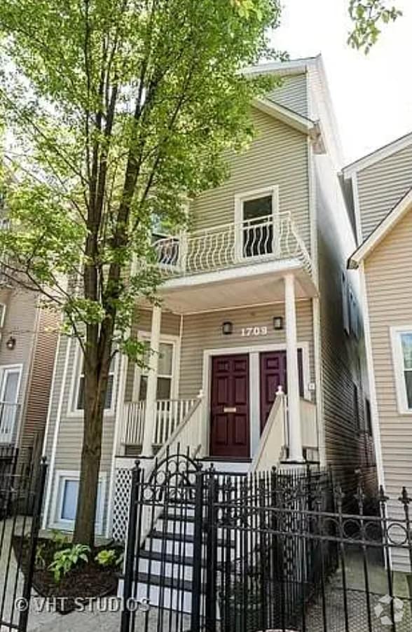 Building Photo - 1709 W Fletcher St Unit #2 Rental
