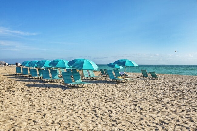Photo - 2899 Collins Ave Unidad 1638