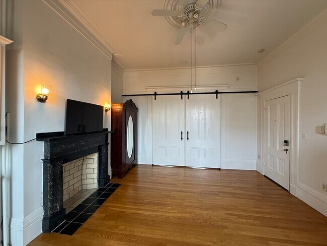 Building Photo - 187 Webster St Unit 2