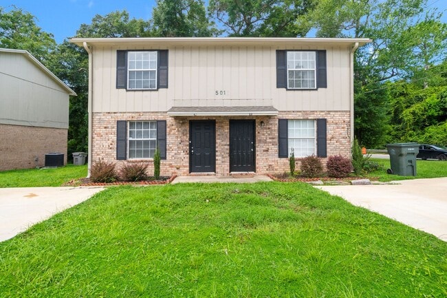 Building Photo - 501 S Edgewood Cir
